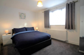 3 Bed Apartment near Heathrow Apartment, LegoLand and ThorpePark